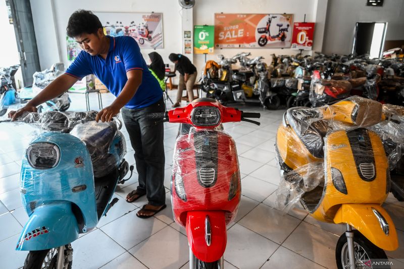 AISMOLI: Kenaikan Harga BBM Peluang Percepatan Adopsi EV