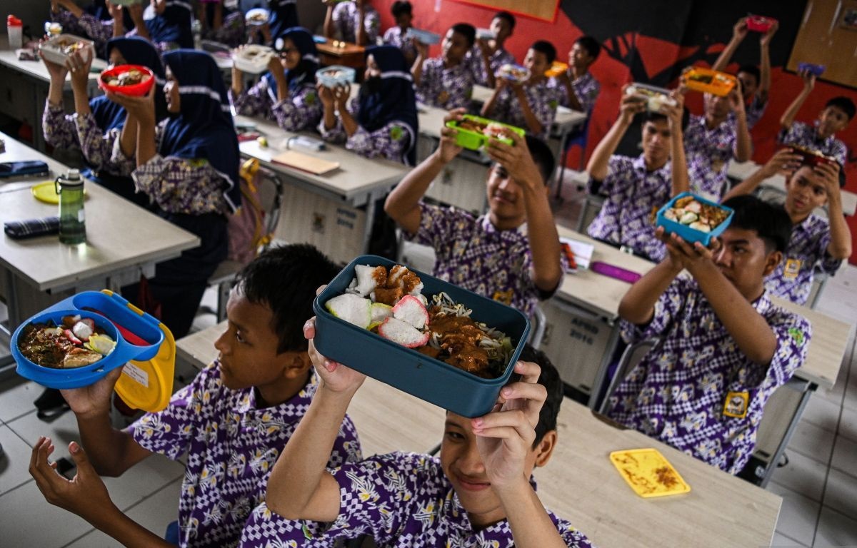 Foto ilustrasi para siswa-siswi sedang menikmati hidangan program Makan Bergizi Gratis (MBG). Foto: Antara