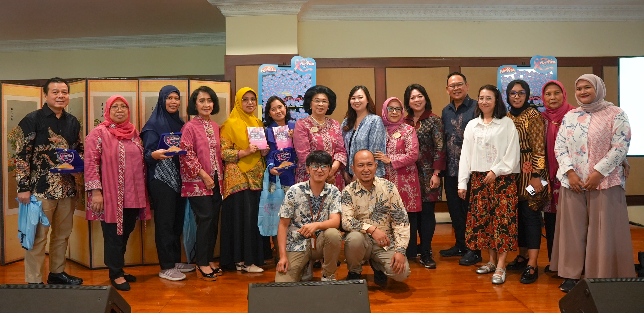 Forvita Beri Donasi ke YKPI untuk Dukung Gerakan Bebas Kanker Payudara di Indonesia