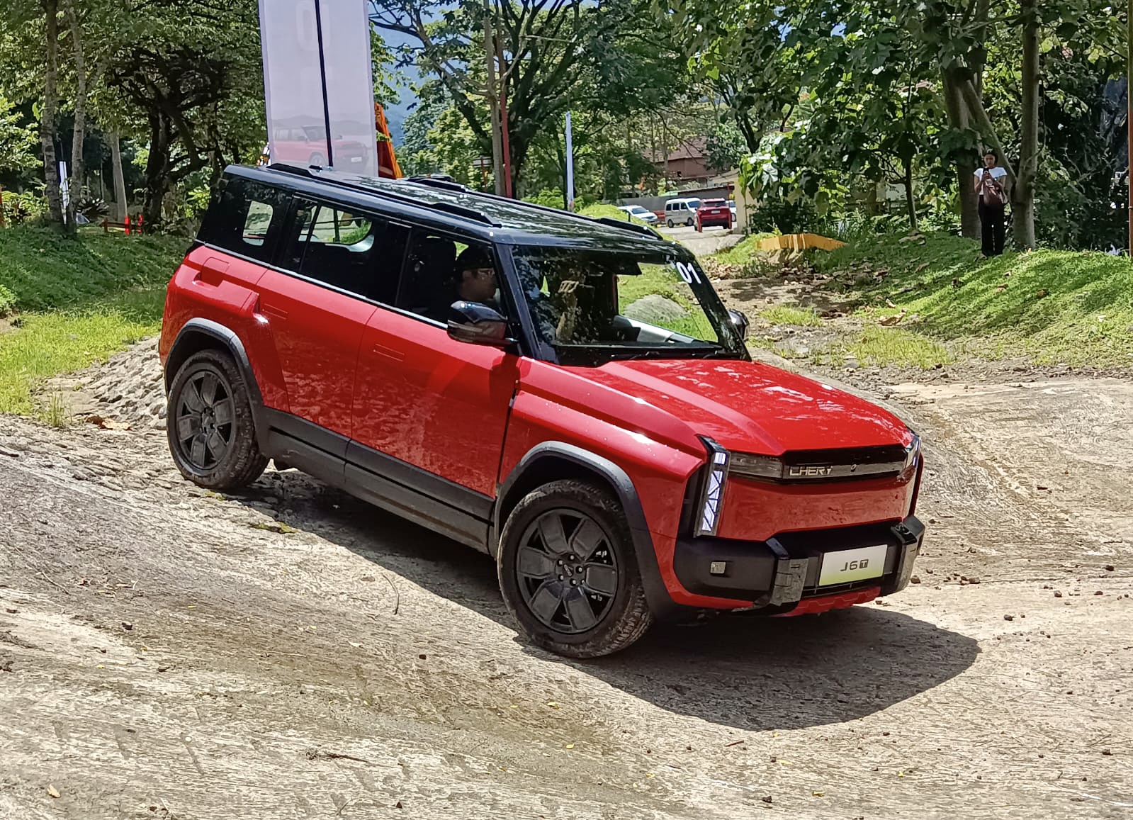 Chery J6T Punya Ground Clearance Tinggi dan Rangka Aluminium Anti-Korosi