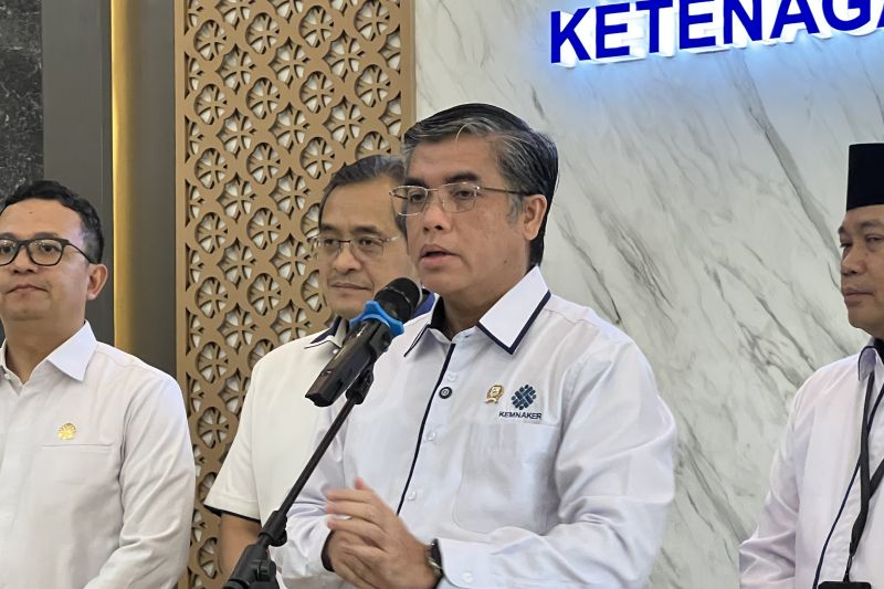 Tampung Aduan Pekerja, Yassierli Luncurkan 'Lapor Menaker'