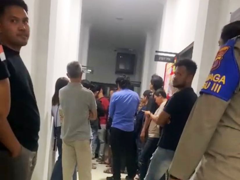 Warga Datangi Polres Paser, Pengacara Ditangkap, Misrantoni Gagal Dijemput