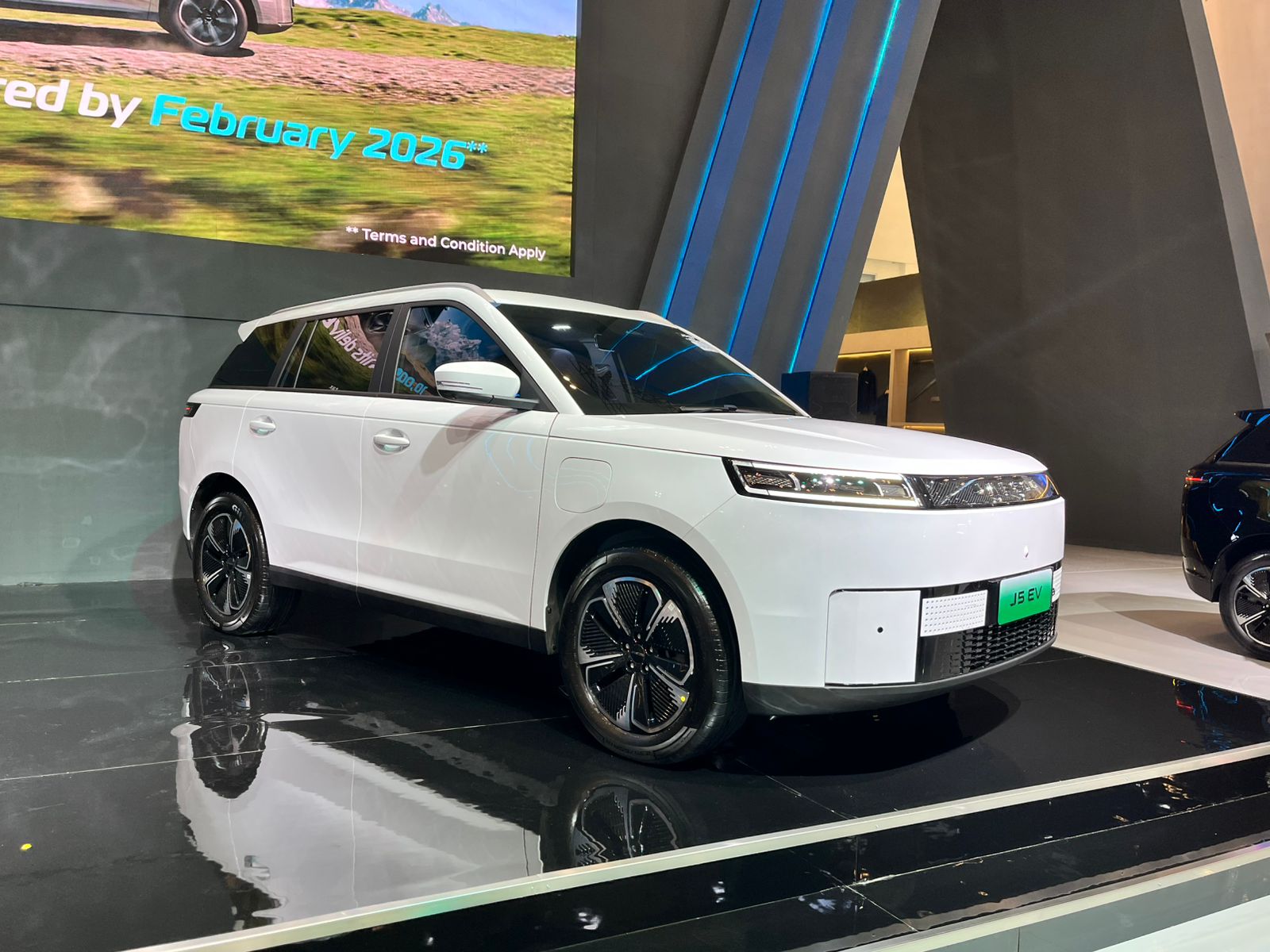 Jaecoo Pamer Penjualan J5 EV di Ajang GJAW 2025