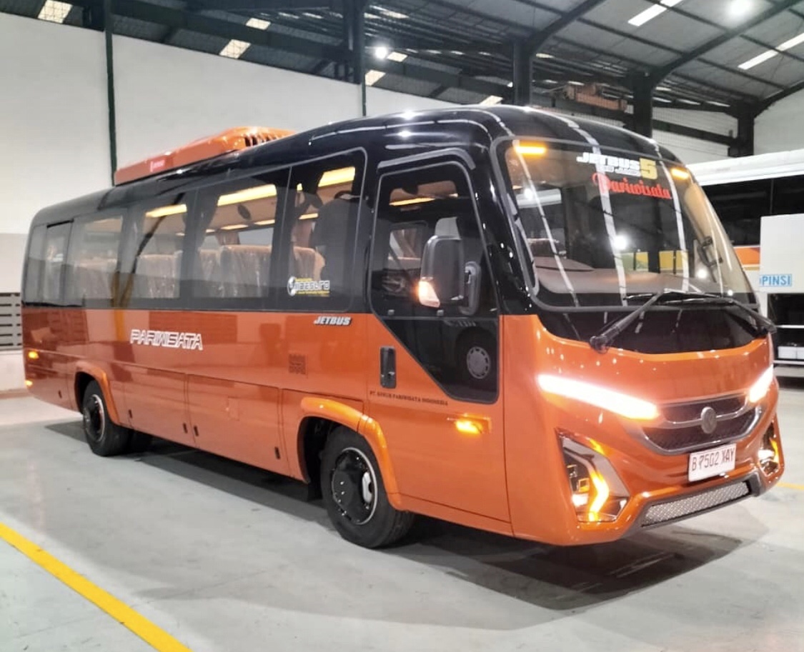 GJAW 2025: PO Kerub Pariwisata Perkuat Armada dengan Hino GB 150 L