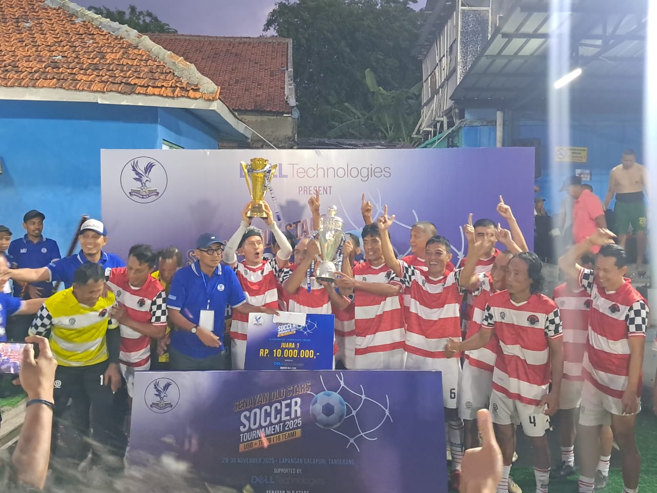 Legenda Sepakbola Indonesia Ramaikan Turnamen SOS 2025