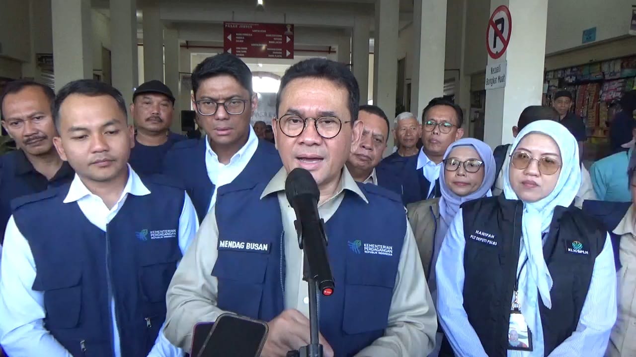Mendag Pastikan Kebutuhan Pokok untuk Daerah Bencana Sumatera Aman
