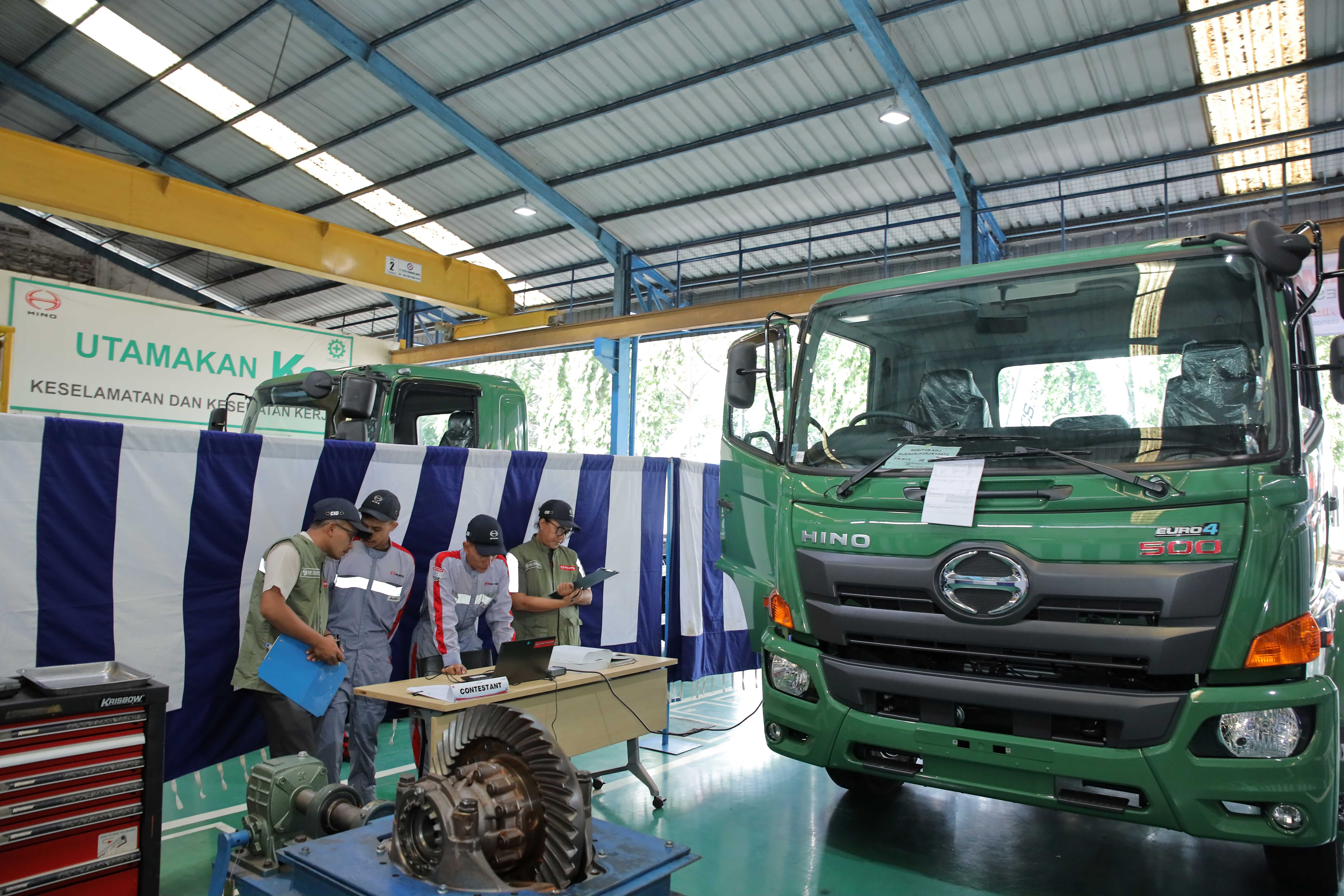 Hino Perkuat Filosofi Layanan Lewat CS Contest 2025 Bertema The Power of NICE