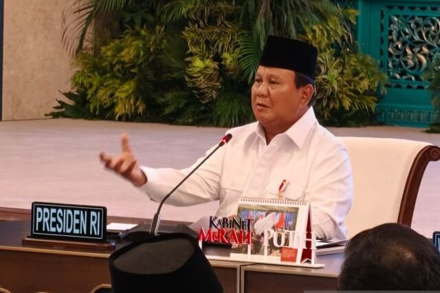 Prabowo Soroti Pejabat Wisata Bencana: Jangan Datang Cuma Foto-foto!