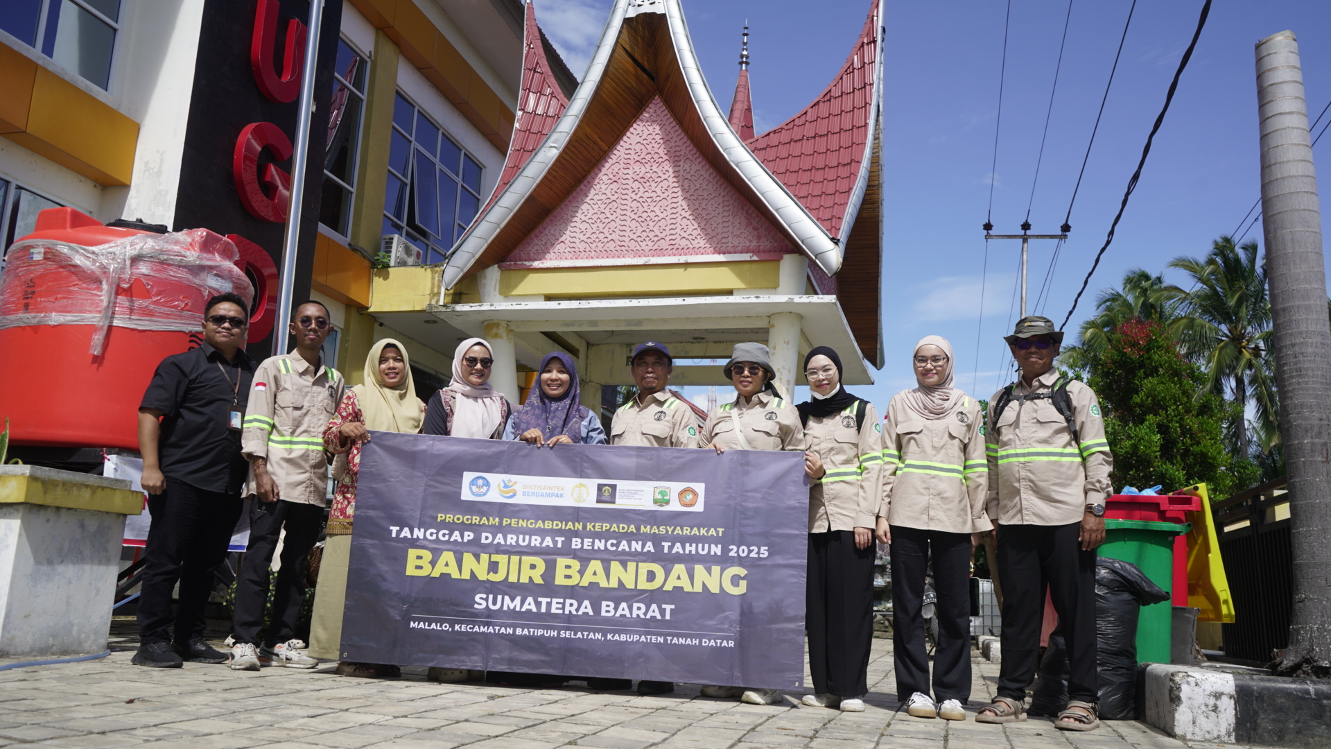 DRRC UI Turunkan Tim Tanggap Bencana Pascabanjir Bandang di Sumatra Barat