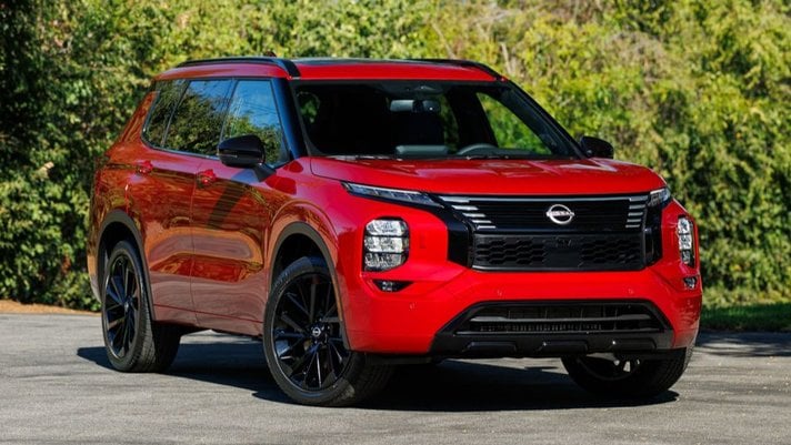 Mitsubishi Mulai Produksi Rogue PHEV dan Navara, Hasil Kolaborasi dengan Nissan