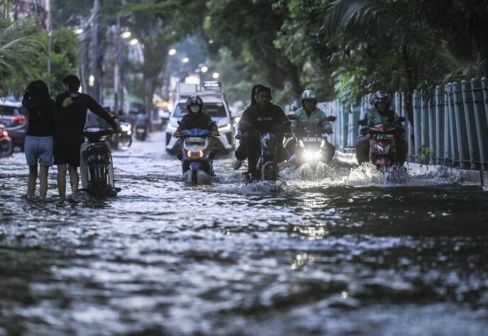Minggu Malam, Banjir di Jakut Mulai Surut