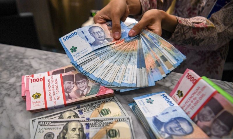 Rupiah Melemah Tipis di Akhir Perdagangan, Sentimen Global Masih Menekan