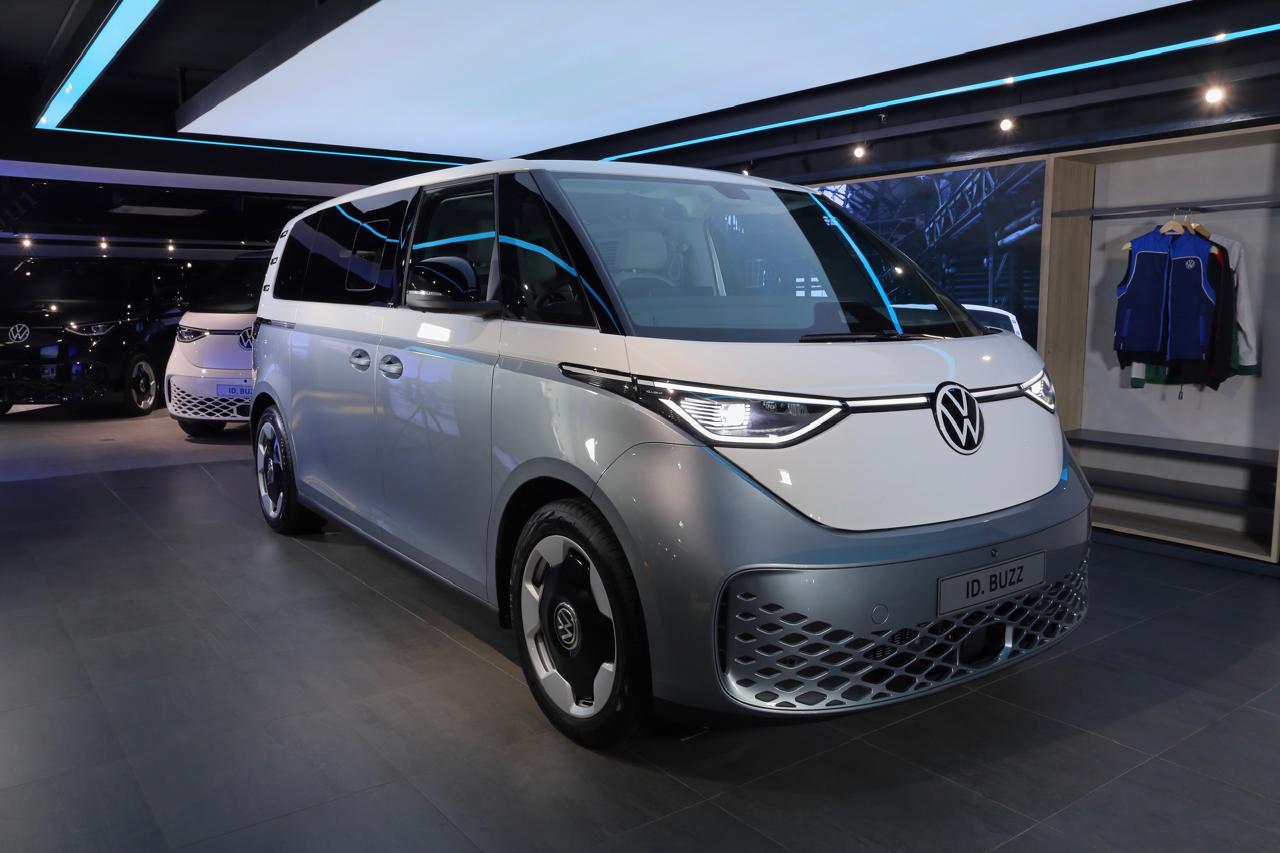 Volkswagen ID. Buzz BOZZ White Signature Edition Meluncur, Tampil Mewah untuk Mobilitas Modern
