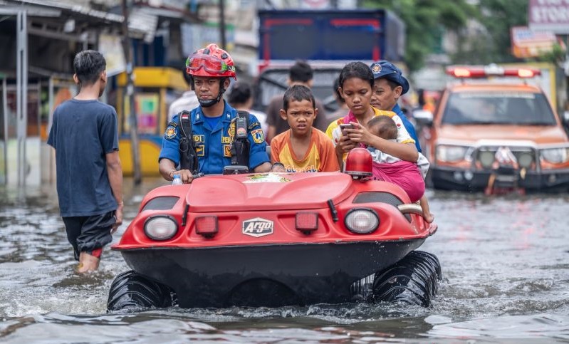 Minggu Pagi 19 RT dan Satu Ruas Jalan di Jakarta Masih Tergenang