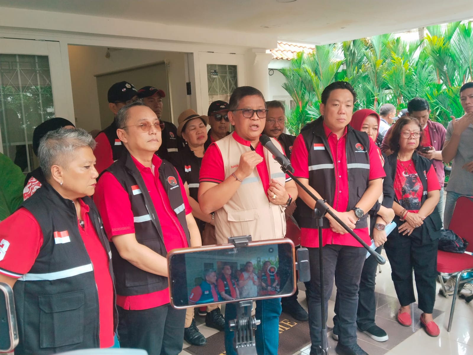 PDIP Terjunkan Armada Bus Baguna untuk Perkuat Respons Bencana