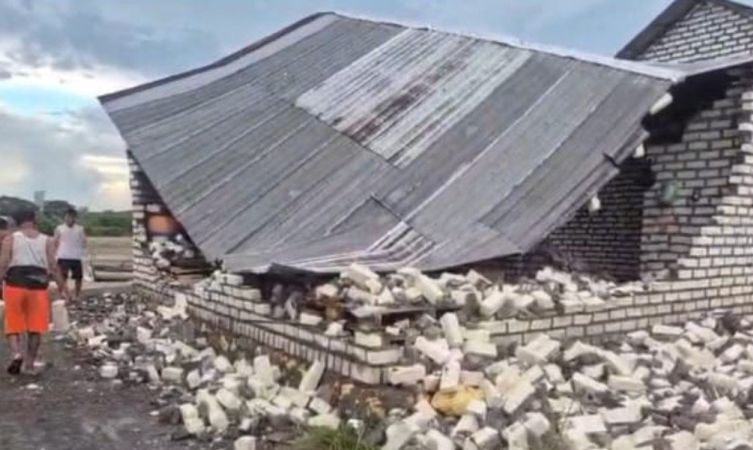 Puluhan Rumah Warga di Pamekasan Rusak Diterjang Angin