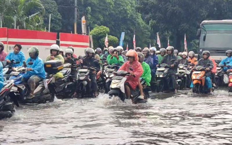 Prakiraan Cuaca Jumat: BMKG Sebut Hujan Berpotensi Guyur Mayoritas Kota Besar di Indonesia