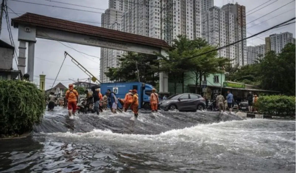 Waspada! Hujan Ekstrem Berpotensi Guyur Jakarta, Risiko Banjir Mengintai
