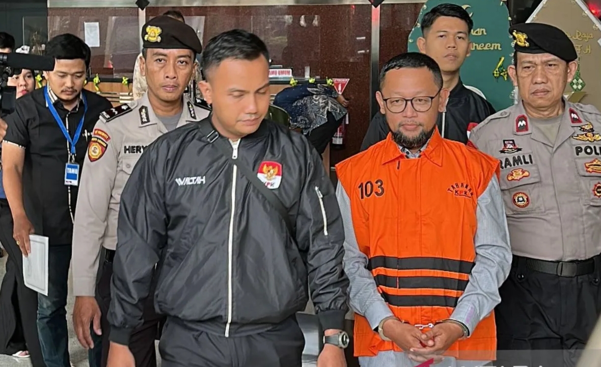 KPK Tahan Gus Alex Tekait Eks Menag Yaqut dalam Korupsi Kuota Haji