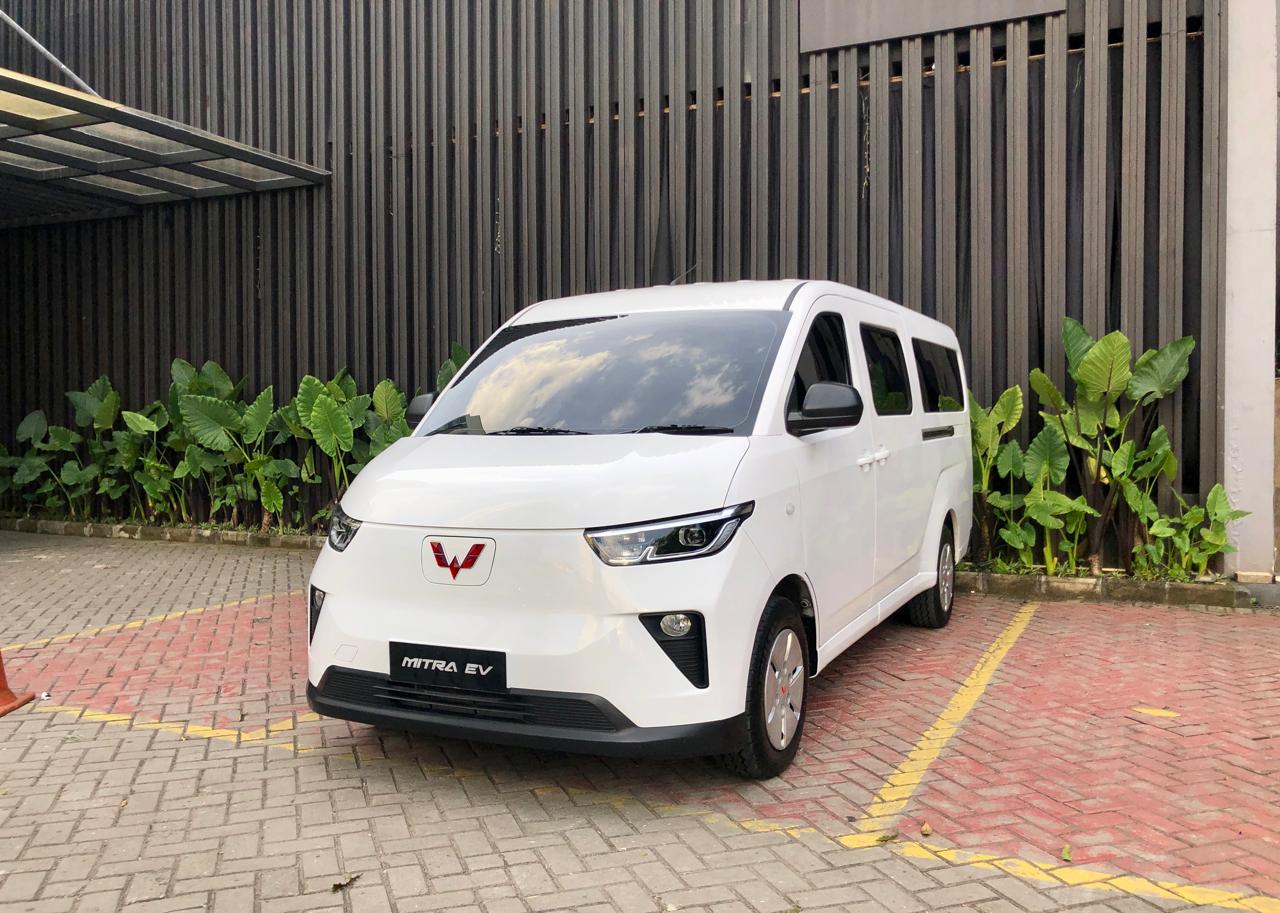 Wuling Sumbang 2 Mitra EV Minibus, Disulap Jadi Ambulans dan Mobil Jenazah Ramah Lingkungan