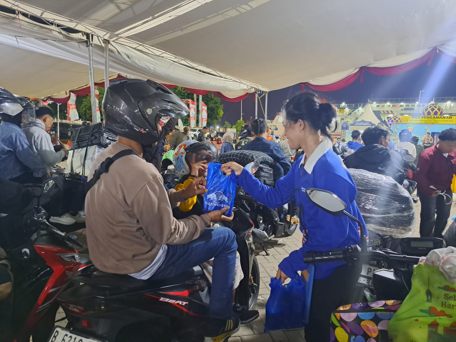 Diserbu Pemudik, Posko Kratingdaeng di Pelabuhan Ciwandan Banjir Peminat