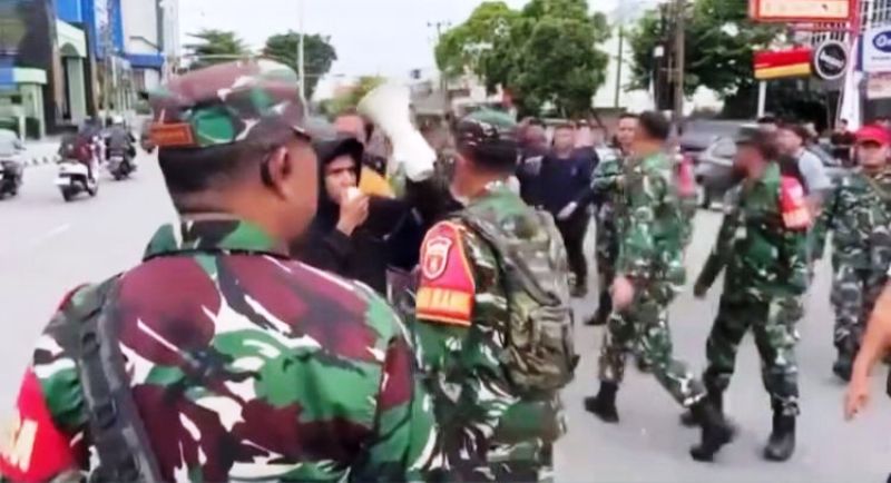 Aksi Solidaritas Andrie Yunus di Balikpapan Diadang Militer!