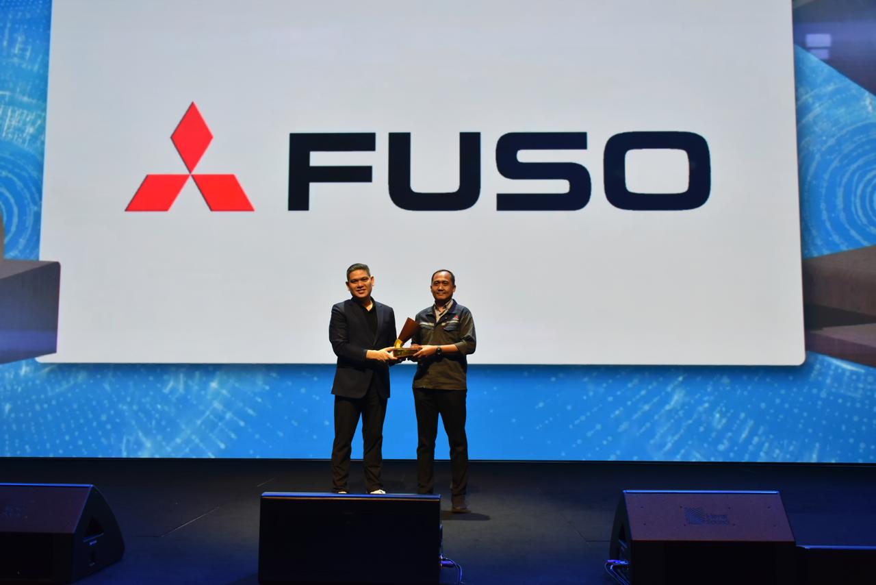Mitsubishi Fuso Rengkuh Gold Champion WOW Brand Award 2026, Kokoh Kuasai Pasar Truk di Indonesia