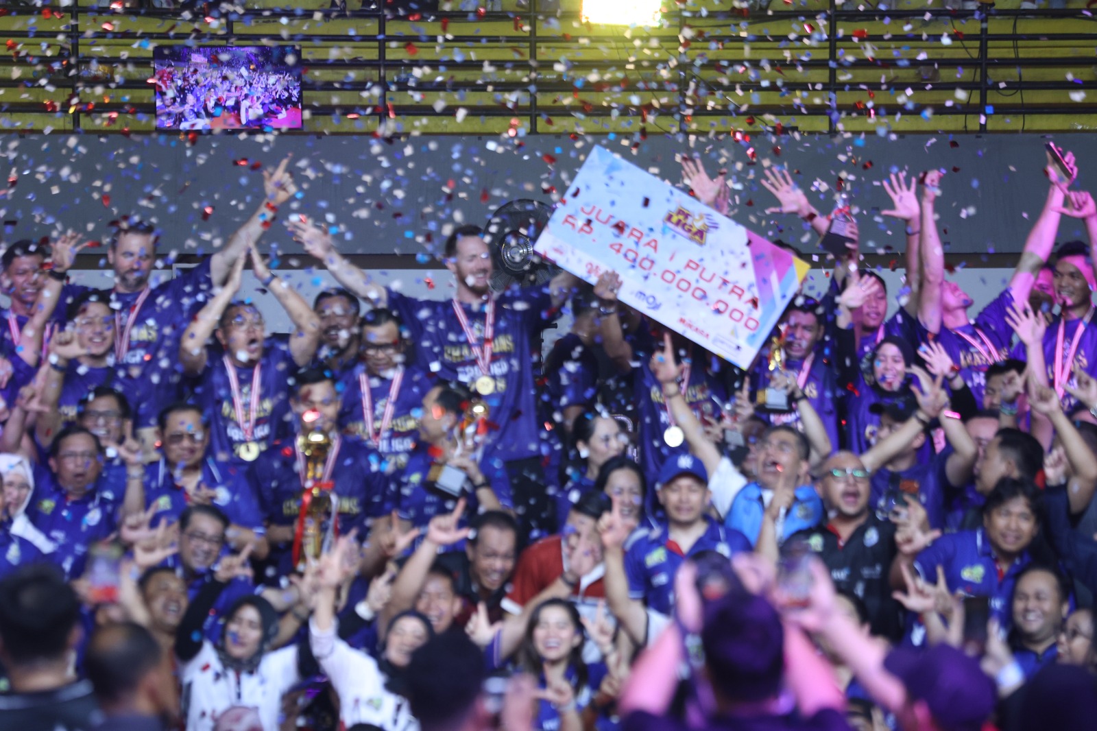 LavAni dan Pertamina Enduro Angkat Trofi Juara Proliga 2026