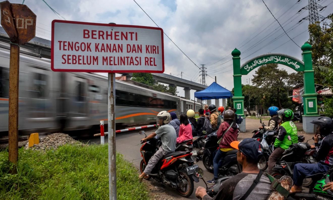 Atasi Perlintasan Liar, Pengamat: Pusat-Daerah Perlu Sinergi