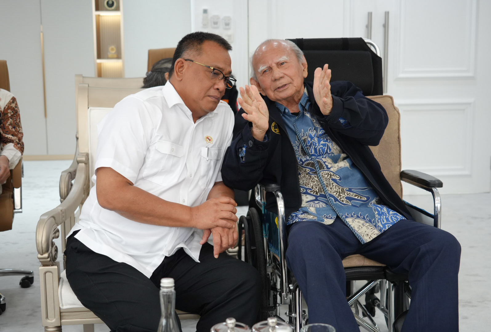 Menteri LH Temui Emil Salim, Bahas Gerakan Lingkungan Inklusif-Berkelanjutan