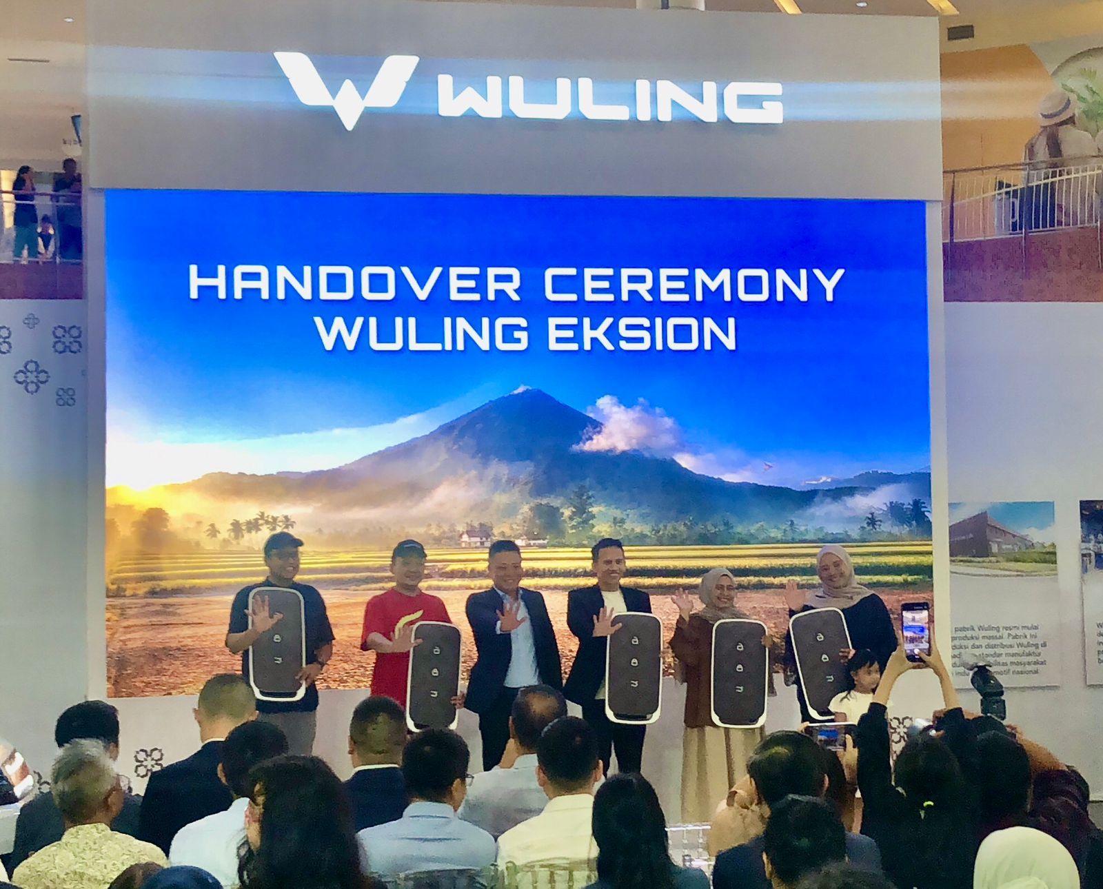 SPK Wuling Eksion Tembus 1.000 Unit, Serah Terima Perdana Resmi Digelar