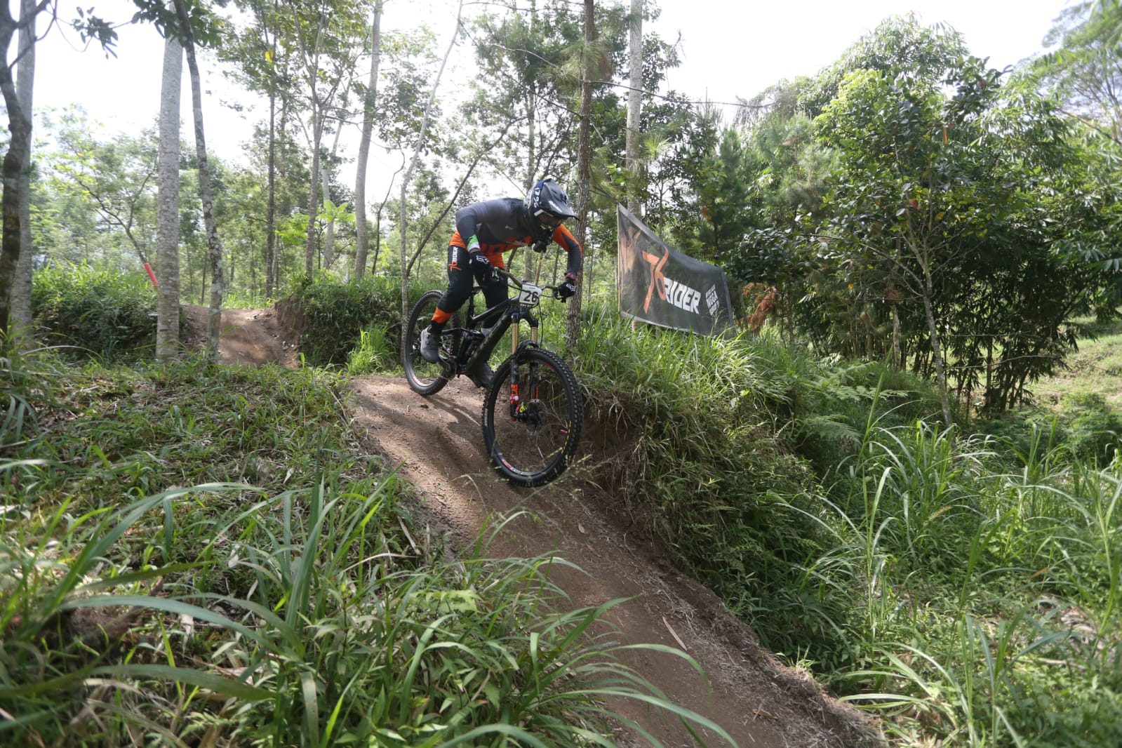 76 Indonesian Downhill 2026 Hadir Lebih Ekstrem, Tiga Seri Siap Panaskan Persaingan