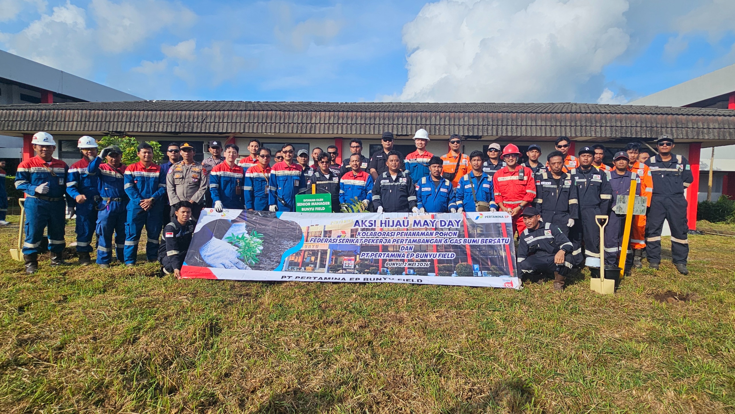 Aksi Hijau di Hari Buruh, PT Pertamina EP Bunyu Field Tanam Pohon dan Bersihkan Sampah