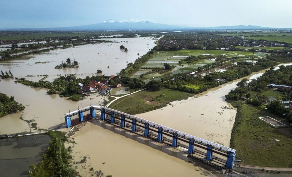BNPB Ingatkan Ancaman Cuaca Ekstrem, Banjir hingga Karhutla Mengintai Sejumlah Wilayah Indonesia