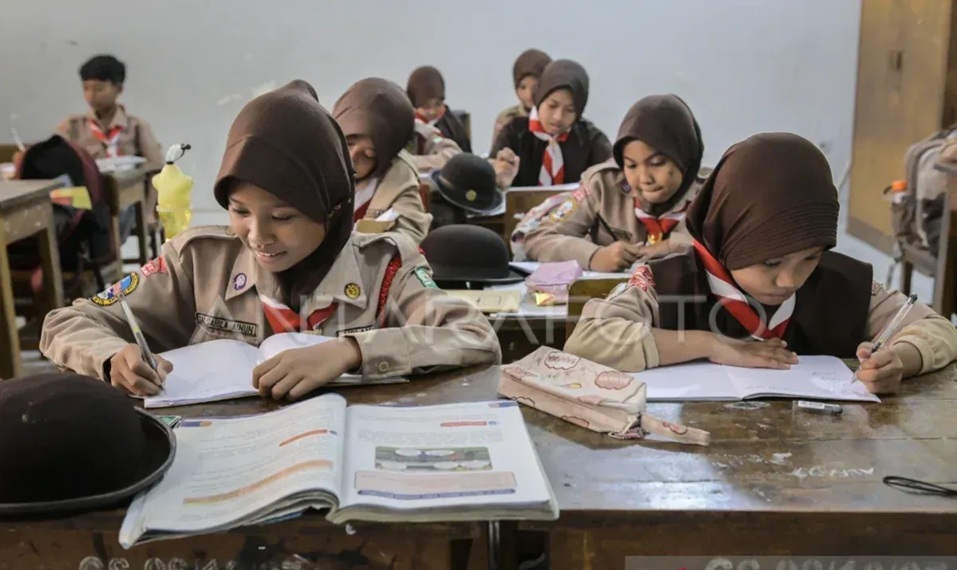Putusan MK Setahun Diabaikan, Pendidikan Gratis Tinggal Janji di Tengah Kisruh SPMB 2026