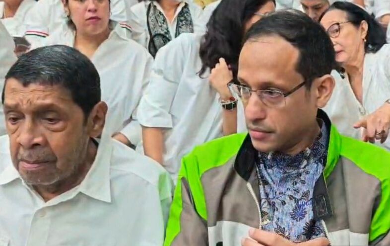 Jalani Sidang Pledoi, Nadiem Kenakan Jaket Ojol