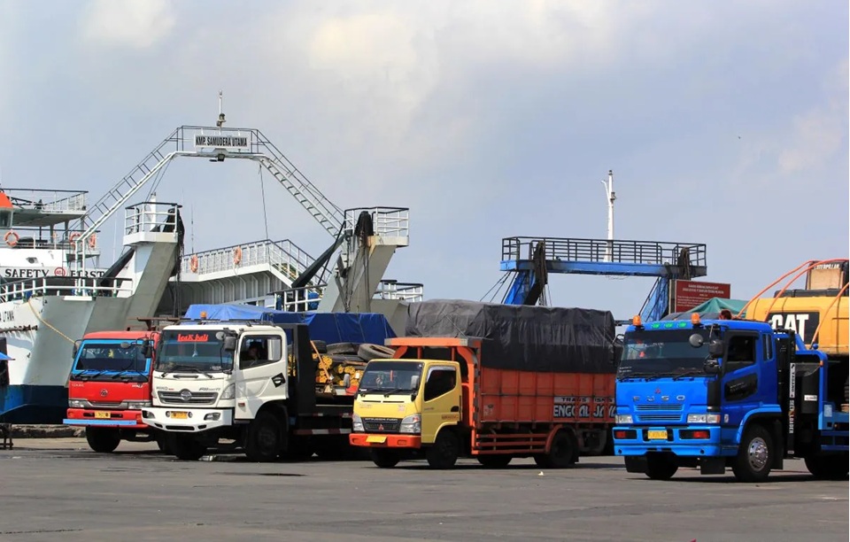 Studi IESR: Elektrifikasi Truk Bisa Pangkas Emisi, Kurangi Beban Subsidi hingga Ribuan Triliun Rupiah
