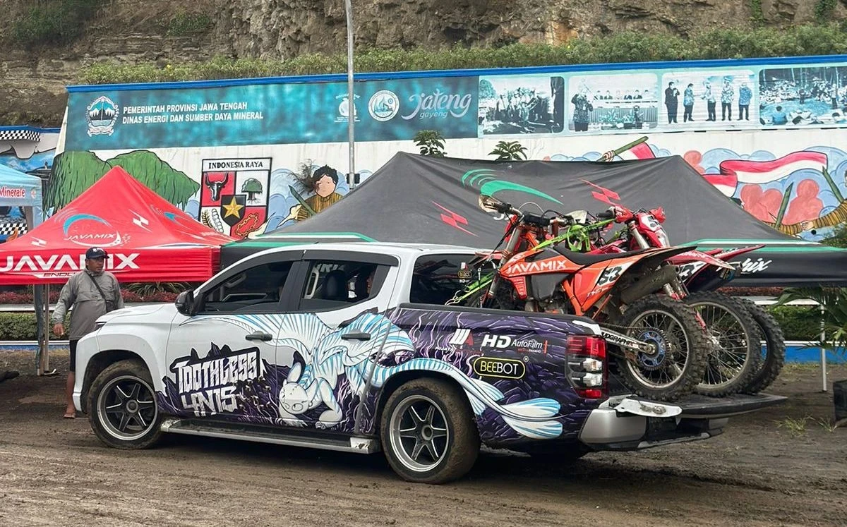 Mitsubishi Triton Disulap Jadi Mobil Balap, Catat Waktu 8,6 Detik di Drag Race