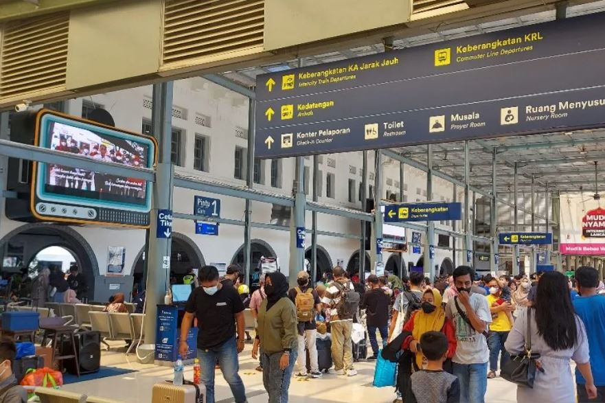 Pasar Senen Jadi Stasiun Kereta Api Jarak Jauh Tersibuk di Indonesia