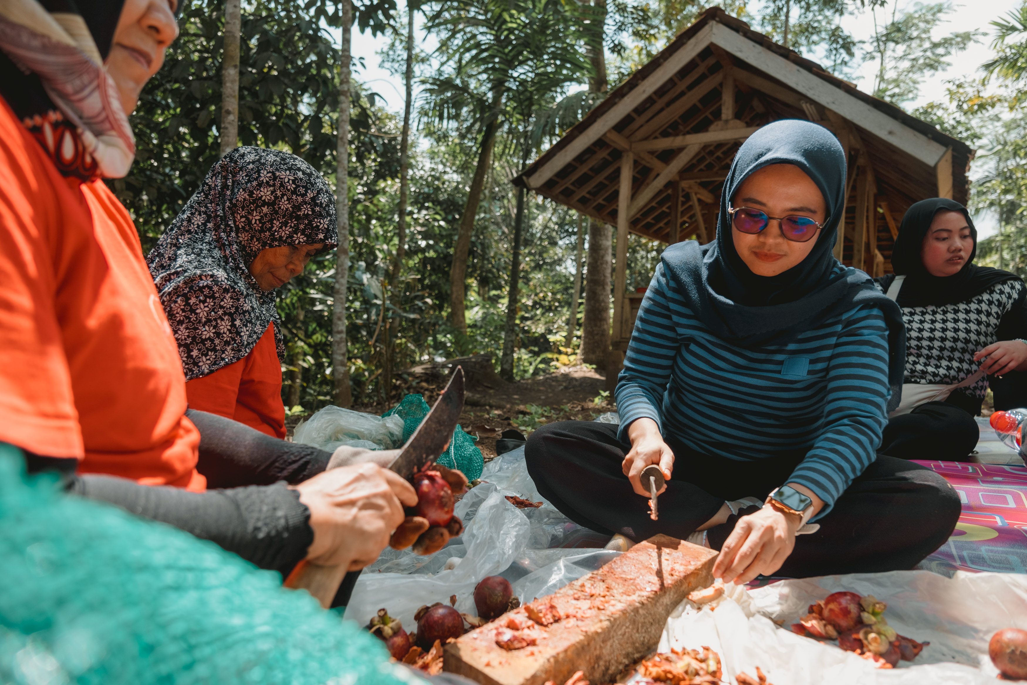 Pengelolaan Sampah Tak Sekadar Kurangi Limbah, Kini Beri Manfaat Sosial bagi Masyarakat