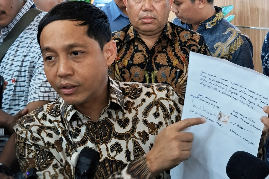 Amplop Misterius di Kantor Menhut Sebelum OTT Bupati Kuansing