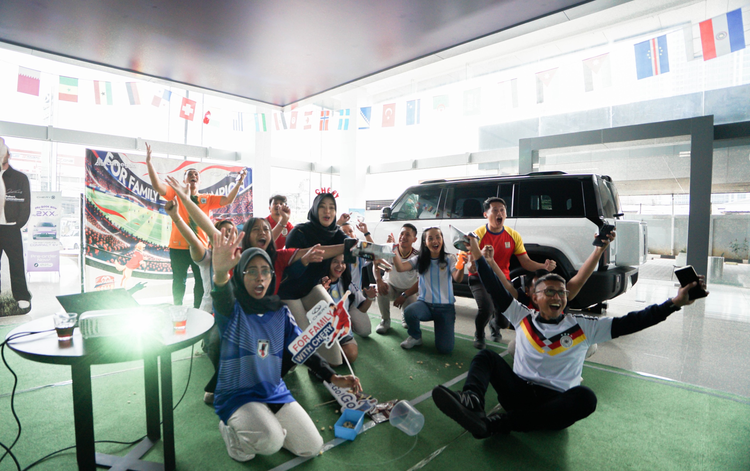 Chery Gelar Nobar Sepak Bola di Dealer, Ajak Keluarga Nikmati Pengalaman Seru Bersama