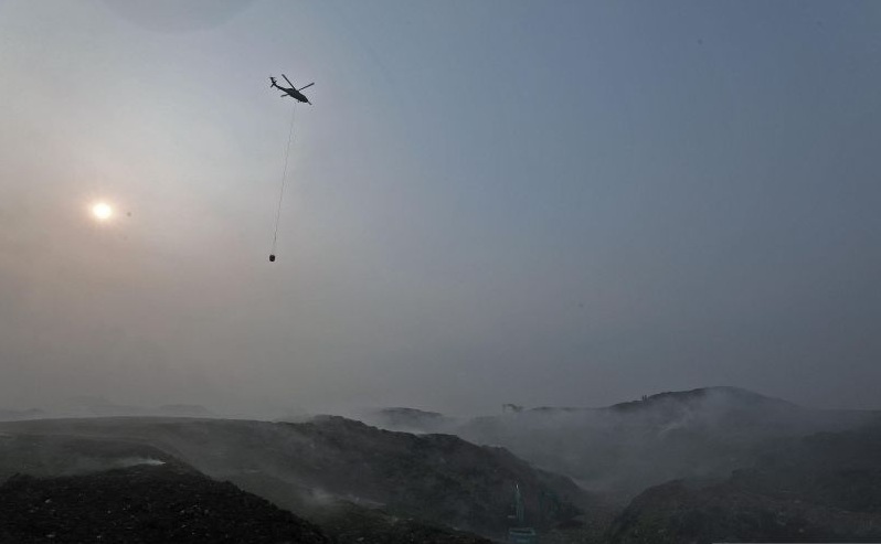 TPA Jatiwaringin Akhirnya Padam Total, BNPB Kerahkan 4 Helikopter dan Ratusan Ribu Liter Air