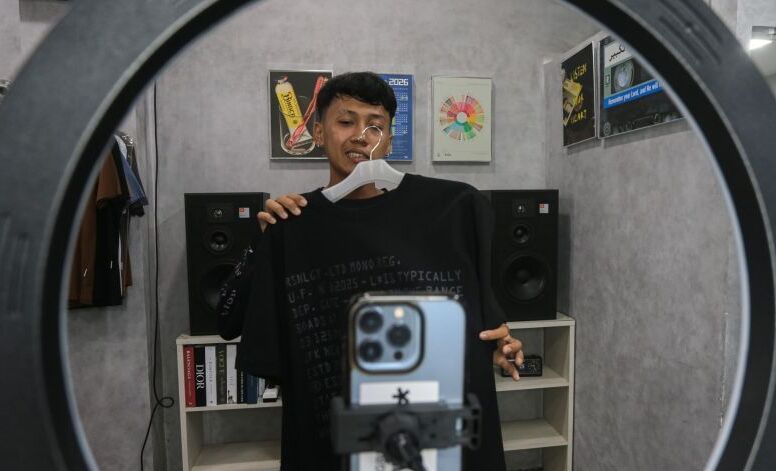 Membangun Ekosistem Informasi Keuangan yang Berpihak Kepada Konsumen