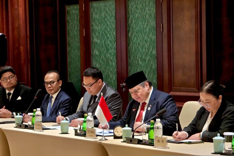 Menko Airlangga Ajak Perusahaan China Investasi Proyek PLTS 100 GW