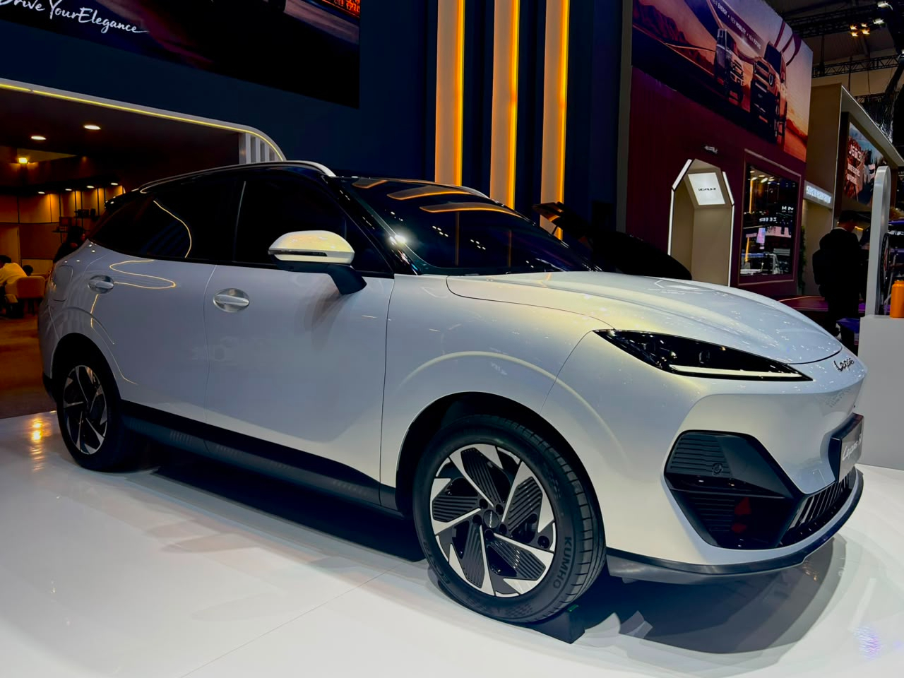 Lepas E4 Akhirnya Punya Harga, SUV Listrik Ini Dibanderol Rp339 Juta di GIIAS 2026