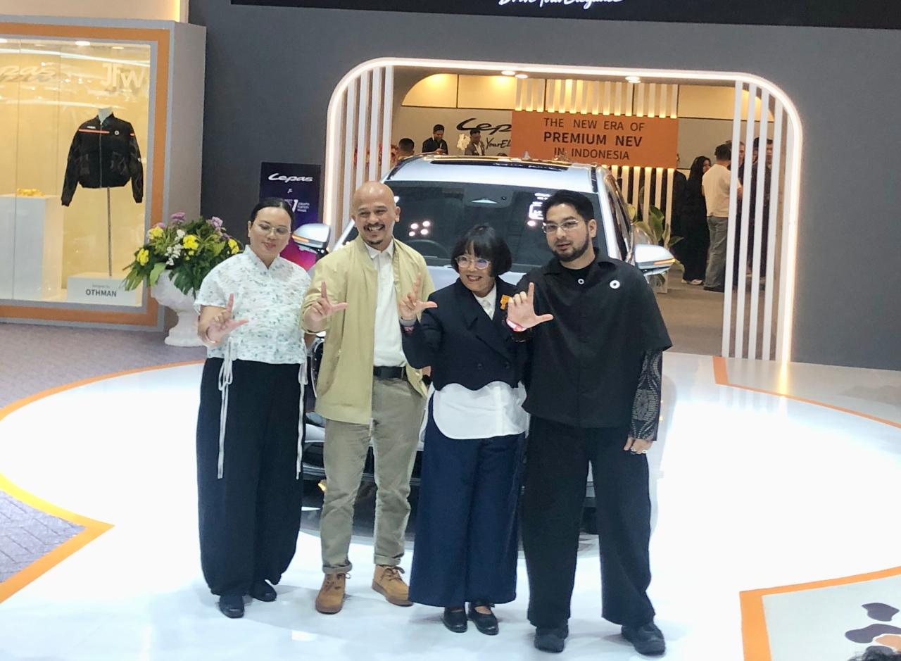 Lepas E4 EV dan L8 PHEV Padukan Mobilitas dan Fashion di GIIAS 2026