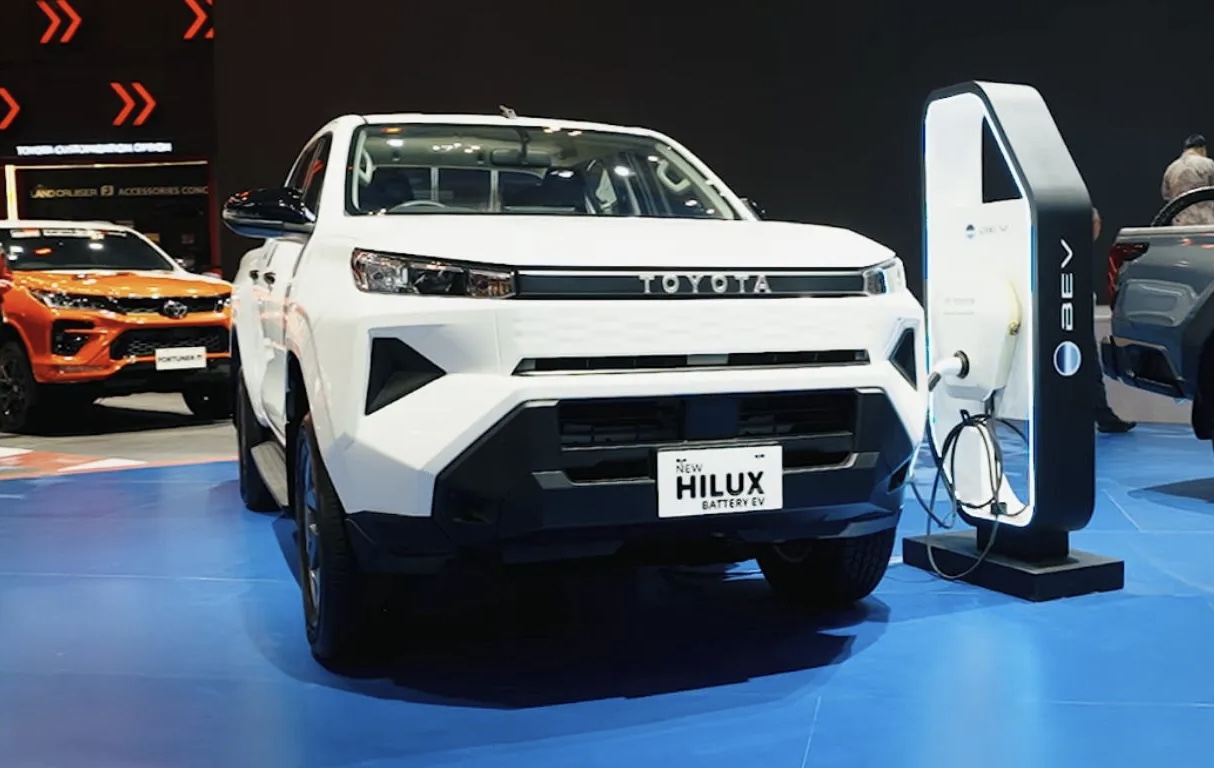Intip Toyota Hilux BEV yang Mejeng di GIIAS 2026, Harga Tembus Rp 1 Miliar