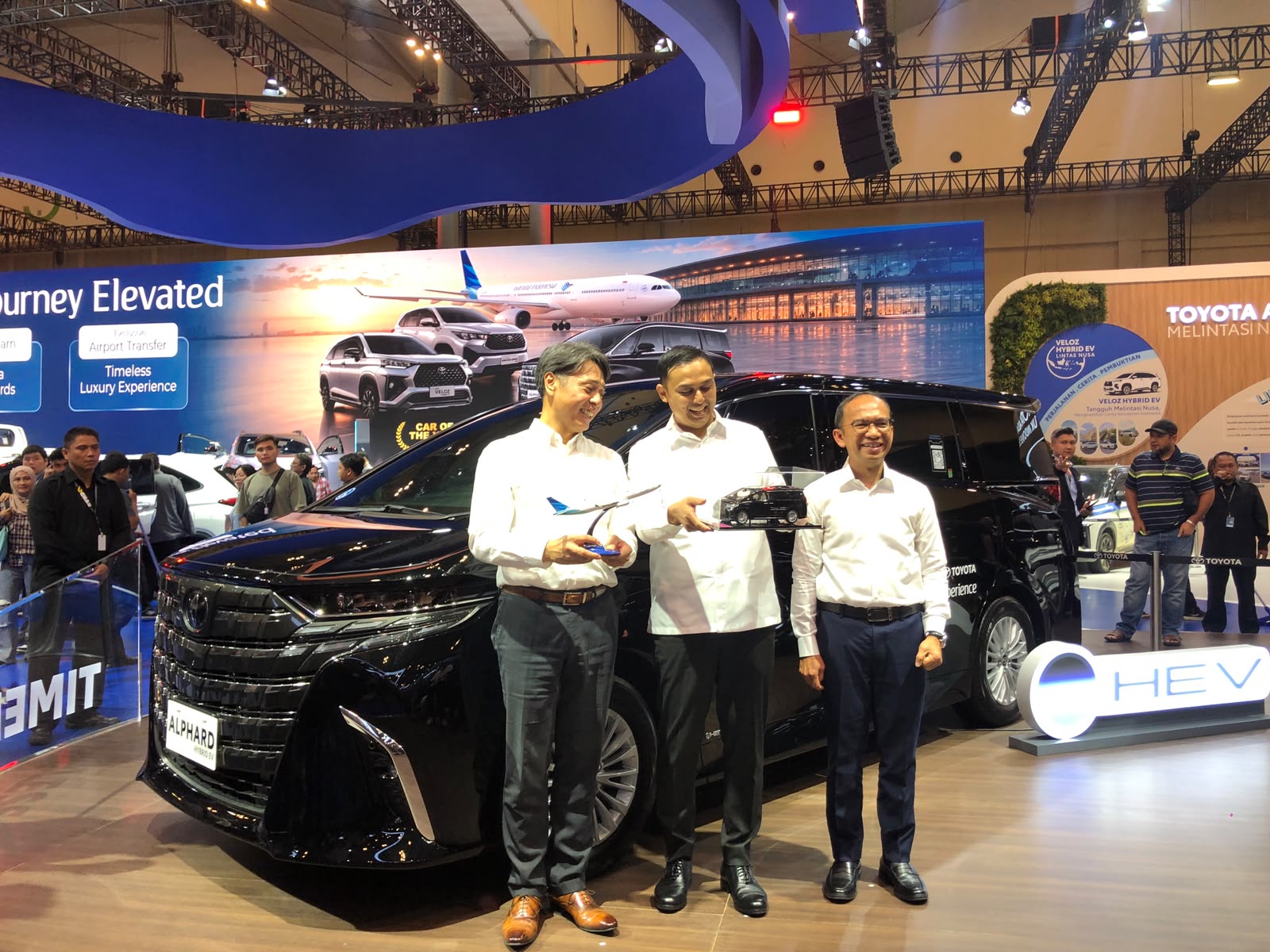 Toyota-Garuda Indonesia Kolaborasi, Penumpang Bisa Bawa Pulang 3 Mobil Hybrid