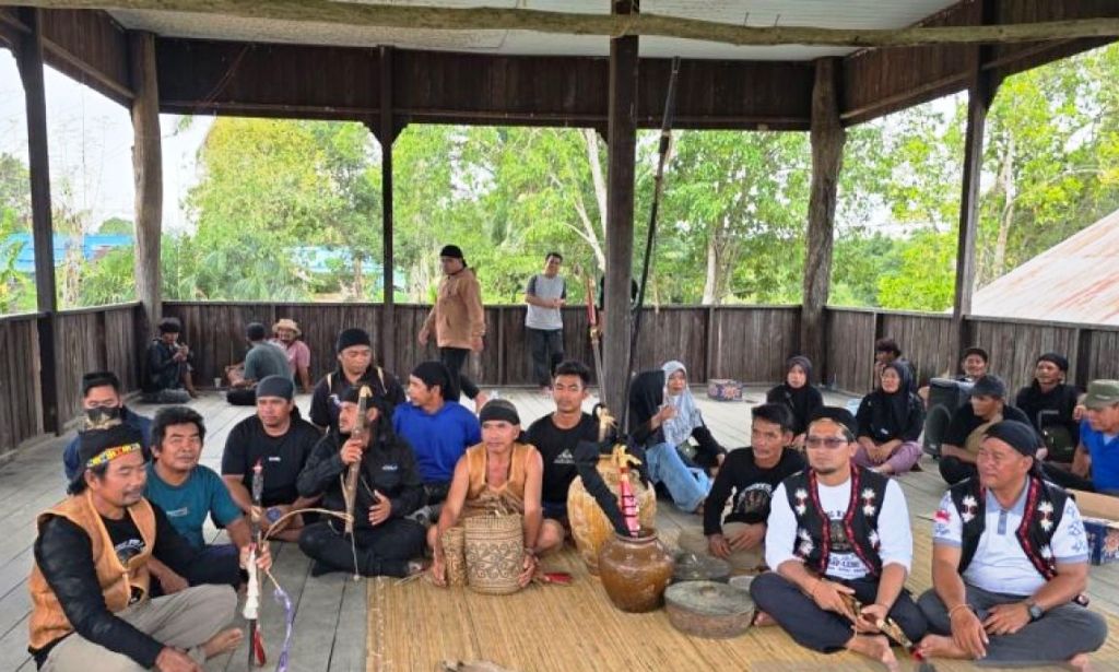 Hutan Adat Diusik, Dayak Basap Sanksi Pengusaha Pembalak Hutan